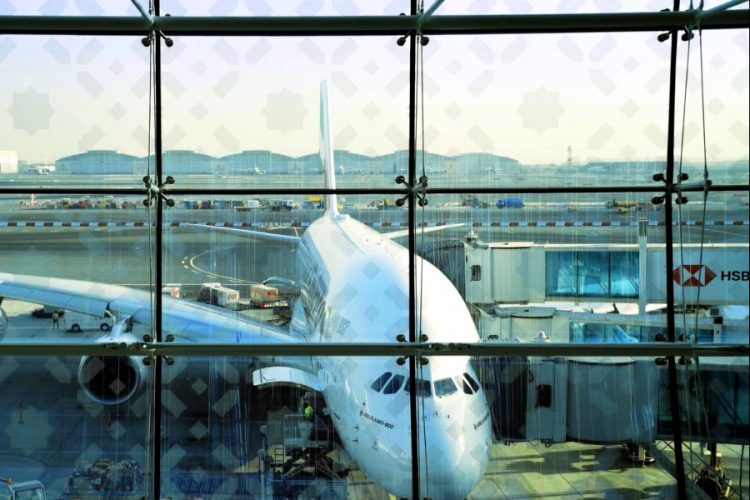 Авиакомпания Эмирейтс выполнит самый короткий рейс на самом большом самолете в мире