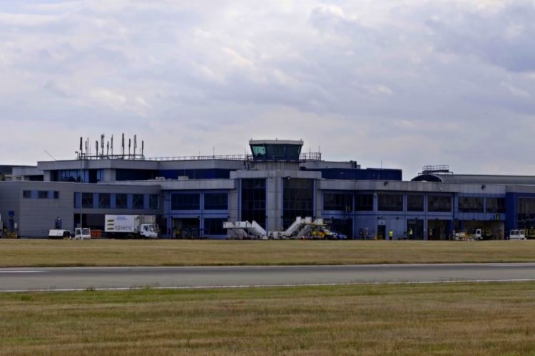 Китай снижает цены на авиационное топливо, чтобы поддержать перевозчиков