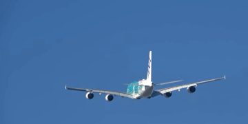 Чтобы не уничтожать окружающую среду, нужно прекратить летать?