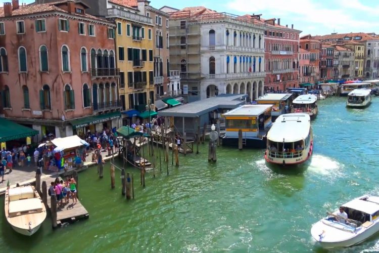 Европа снова отмечает приток иностранных туристов