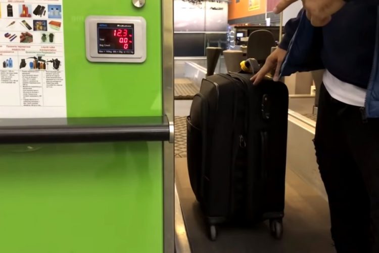 Проверки безопасности США: аэропорты получат специальные лотки