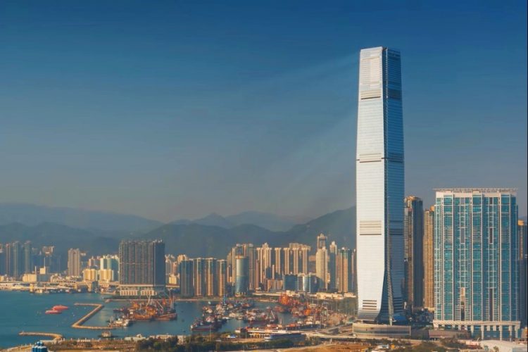 Выставка новых картин Вайзера открылась в Гонконге