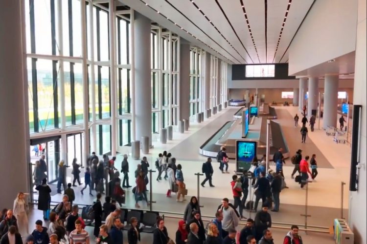 Авиакомпании ОАЭ пока не меняют маршруты полетов над Персидским заливом