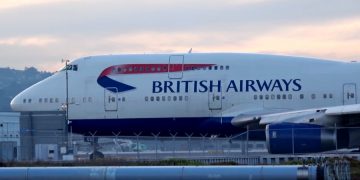 Пассажирку British Airways привязали к сиденью из-за неадекватного поведения