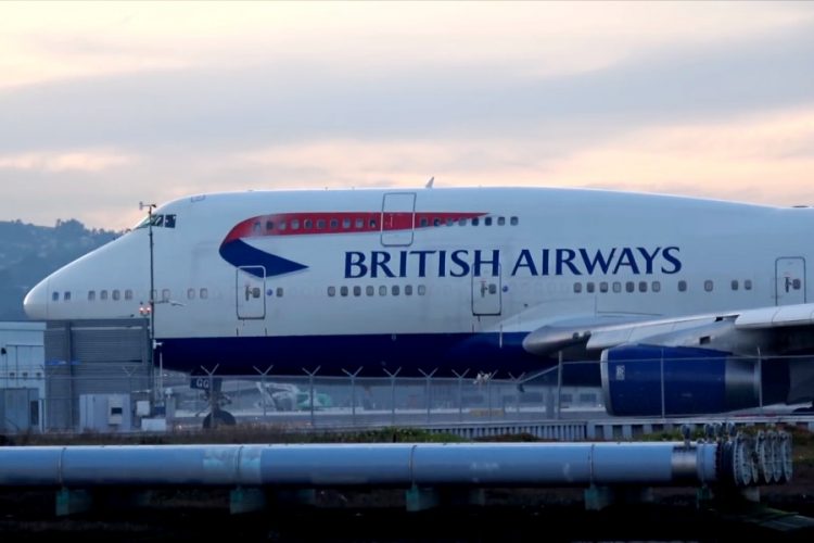 Пассажирку British Airways привязали к сиденью из-за неадекватного поведения