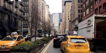 Презентацию картин современного художника Р. Блекнера открывает галерея в Нью-Йорке