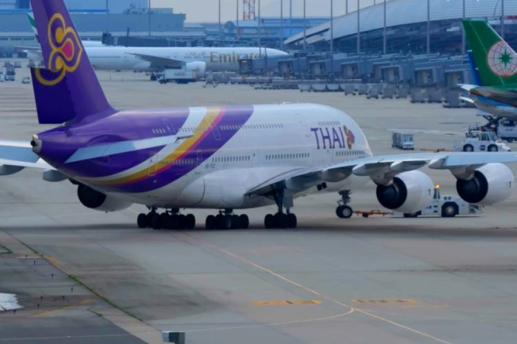 Thai Airways собирается продавать тайскую еду в обычных точках