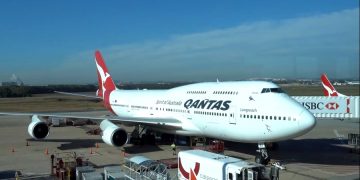 Авиакомпания Qantas совершила свободный от мусора полет