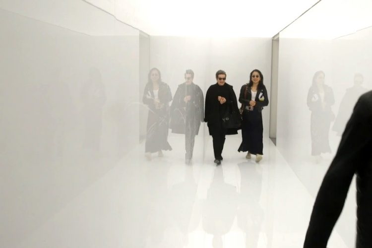 Художница из Саудовской Аравии представила выставку в Венеции