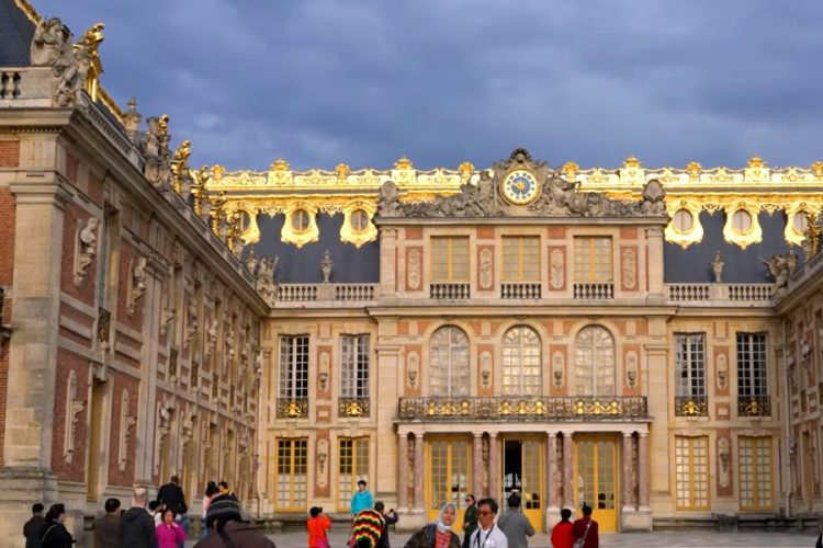 12-я выставка искусства Версальского дворца собрала фотографов