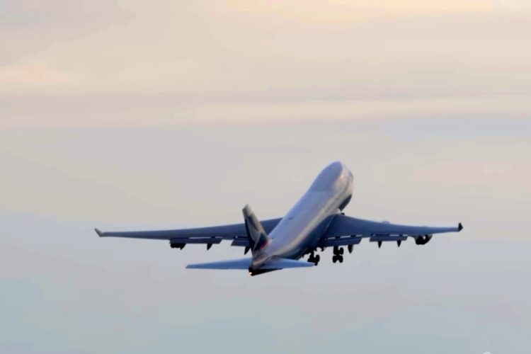 Шесть шотландских аэропортов закрылись из-за забастовки авиадиспетчеров