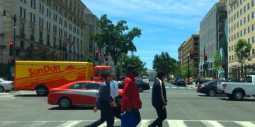 Китайских туристов все меньше интересует США - причина в политике?