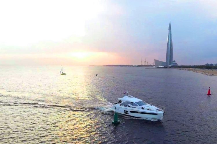 Идеал туристической работы: HushHush ищет яхт-тестера