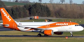 Трехлетнего ребенка пытались снять с рейса авиакомпании easyJet