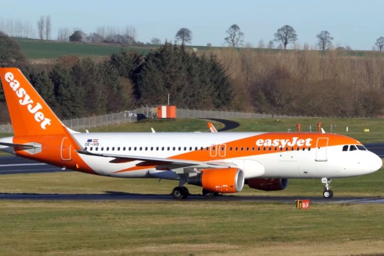 Трехлетнего ребенка пытались снять с рейса авиакомпании easyJet