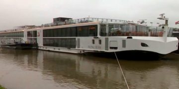 Нашли еще одну жертву аварии туристического судна в Будапеште