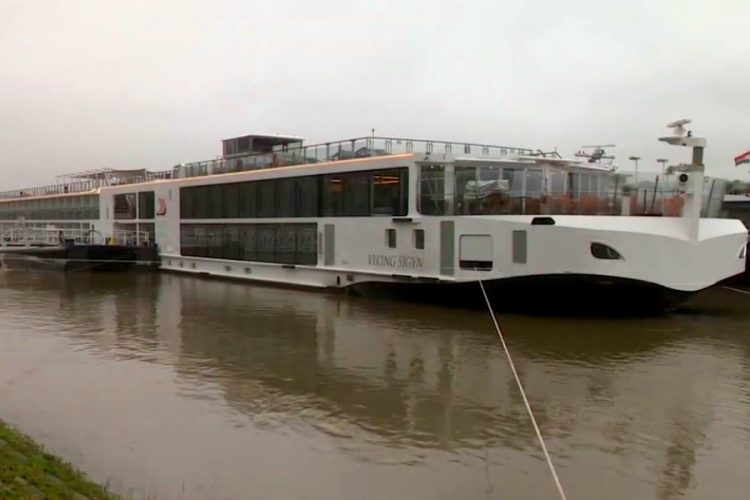 Нашли еще одну жертву аварии туристического судна в Будапеште