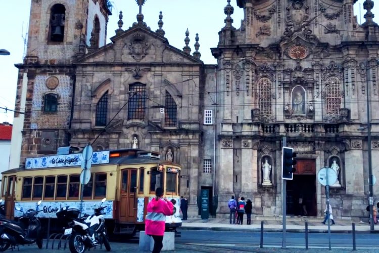 В Порту происходят драки фанатов - туристам следует быть осторожными