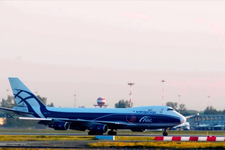 Компания Boeing планирует восстановить имидж на выставке в Париже