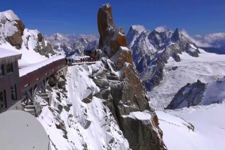 Альпинистов на горе Монблан искала полиция