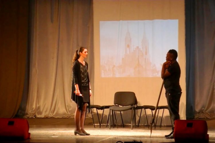 Французский театр 19-го века реконструировал шейх из ОАЭ