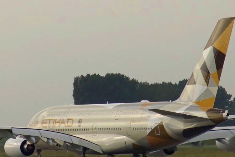 Etihad Airways планирует перевести 787 Dreamliner на биотопливо