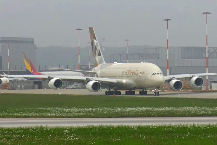 Etihad Airways выпускает спецкарту для своих пассажиров