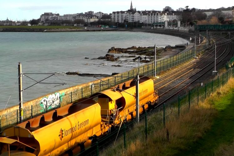 Девочка родилась в поезде и получила бесплатный проезд на 25 лет