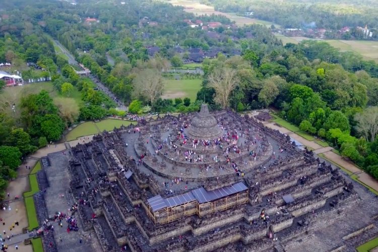 Извержение вулкана в Индонезии неожиданно создало рабочие места