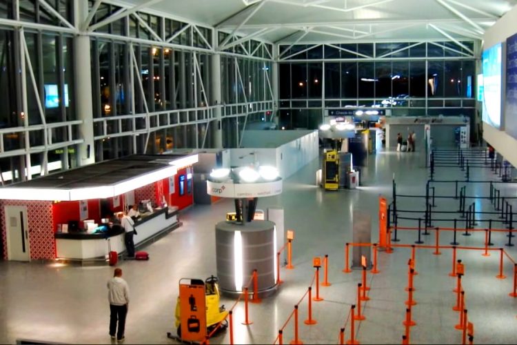 Сотрудники аэропорта Бристоля задержали мужчину, перевозившего 38 кг. наркотиков