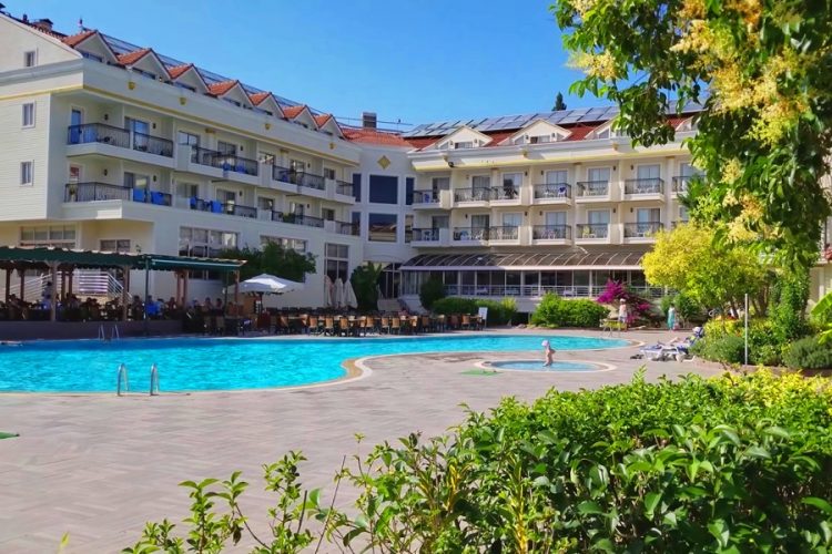 Millennium Hotels не может поделить с партнерами клиентов