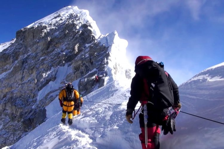Непальские чиновники хотят ограничить турпоток на Эверест. Будут ли реальные действия?