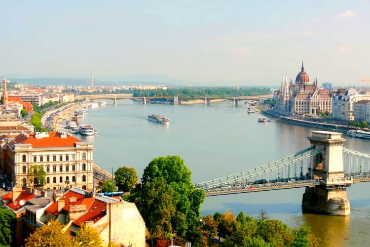 Туристический бум в Будапеште может стать причиной ограничения турпотока