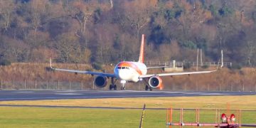 Тысячи пассажиров авиакомпании easyJet могут пострадать от забастовки