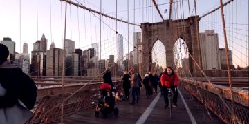 В Нью-Йорке проведут аукцион, посвященный гей-парадам и героям ЛГБТК