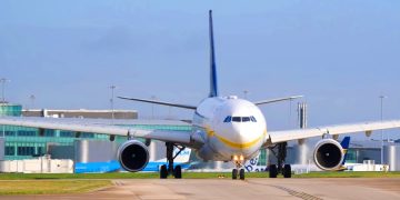 Пассажир Jet Airways получил пожизненный национальный бан за попытку угнать самолет