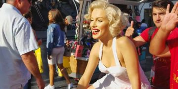 Вандал, который украл статую Мэрилин Монро в Голливуде, найден