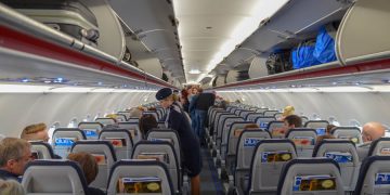 Авиакомпания KLM сообщила о самых безопасных местах в самолете и вызвала критику