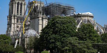 новость 26-07-2019 Собор Нотр-Дам может обрушиться из-за жары
