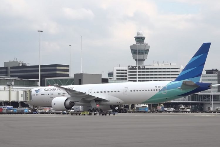 новость 19-07-2019 Garuda Indonesia запрещает делать фотографии в полете