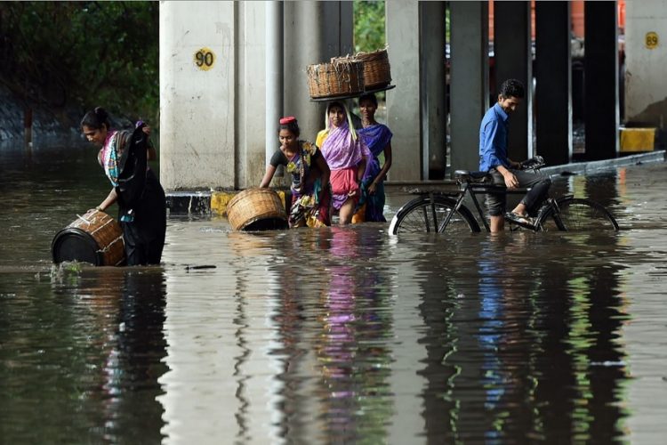 новость 02-07-2019 Проливные дожди вызвали хаос в финансовой столице Индии