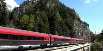 Инвалиды, которые путешествуют на поездах, не чувствуют поддержки