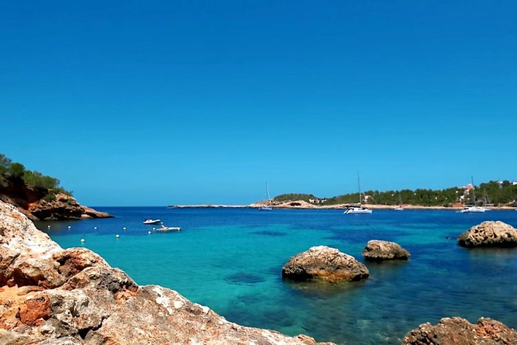 Туристы не поедут на Ибицу в поисках романтики