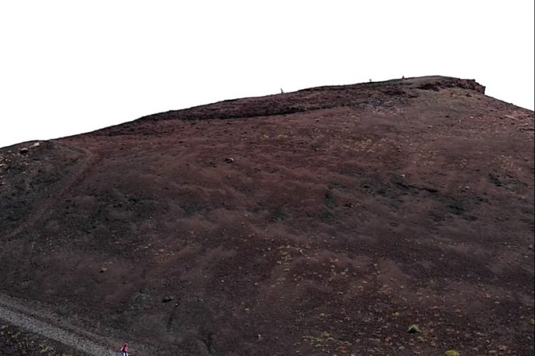 Извержение вулкана Этна привлекло внимание туристов