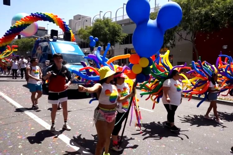 Гей-парад в Нью-Йорке посетило 150 тыс. человек