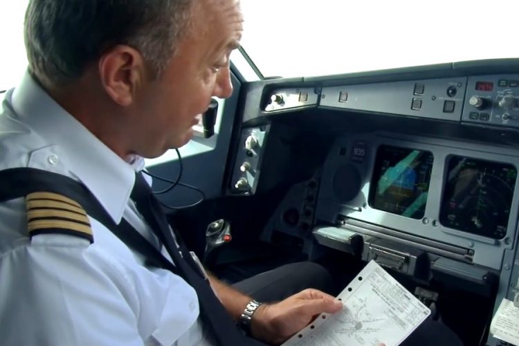 Пассажиры авиакомпании Air Canada травмировались во время турбулентности