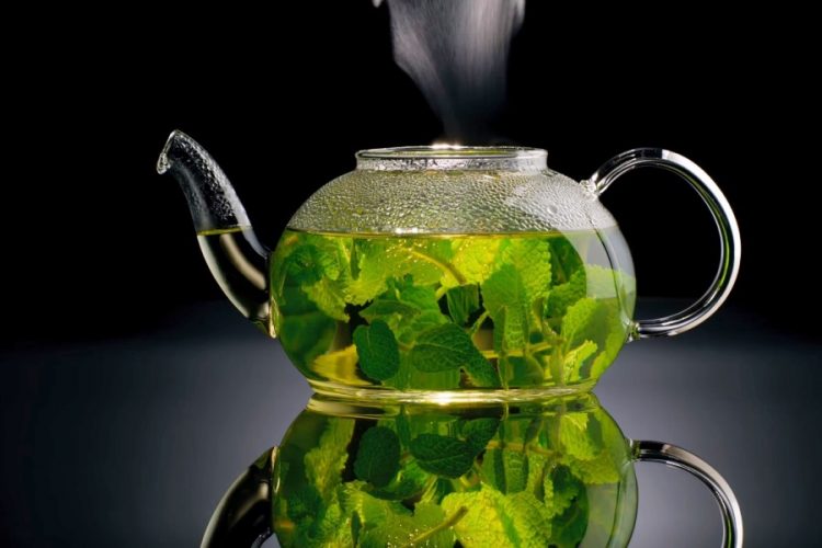 В одном из отелей Великобритании начали продавать чай по $200 за чашку