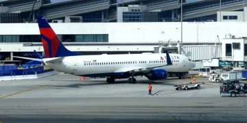 Delta Airlines в самолетах установит наборы для наркоманов