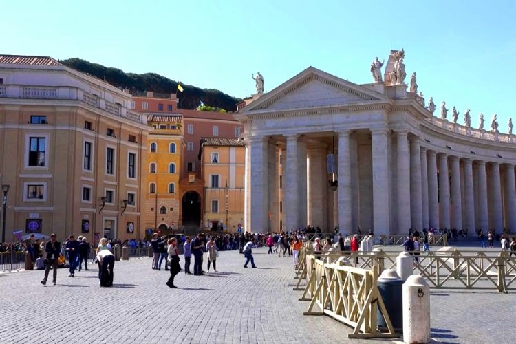 В древних гробницах Ватикана тело подростка найти не удалось