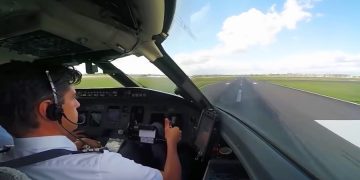 Отель в Японии открывает комнату с авиасимулятором